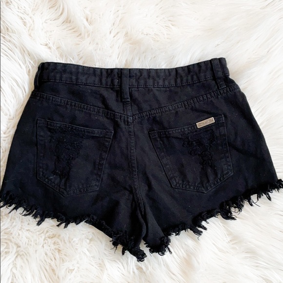 SOLD Vici Dolls High Rise Distressed Shorts - Picture 4 of 4